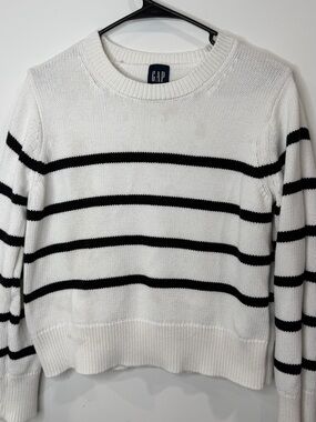 GAP White Crewneck Sweater with Black Stripes